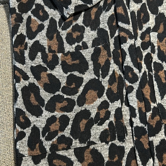 Cherish Leopard Long Cardigan Size L - Picture 2 of 8